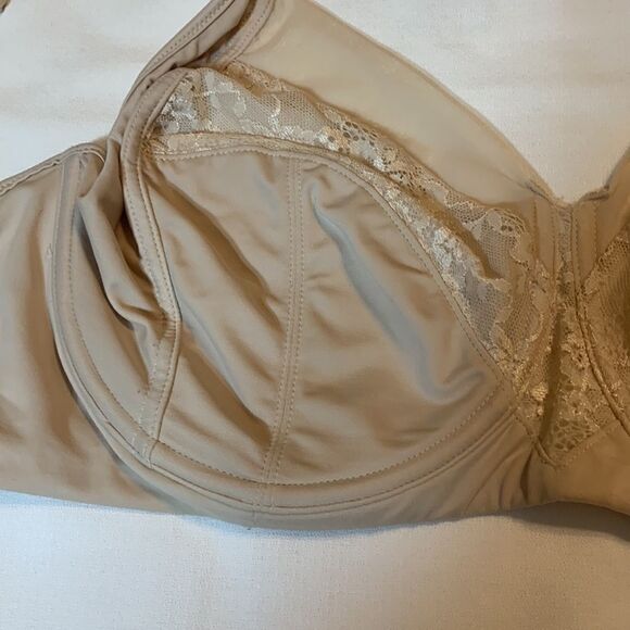 Bali size 40 DD underwire nude color bra with no padding - Picture 6 of 7
